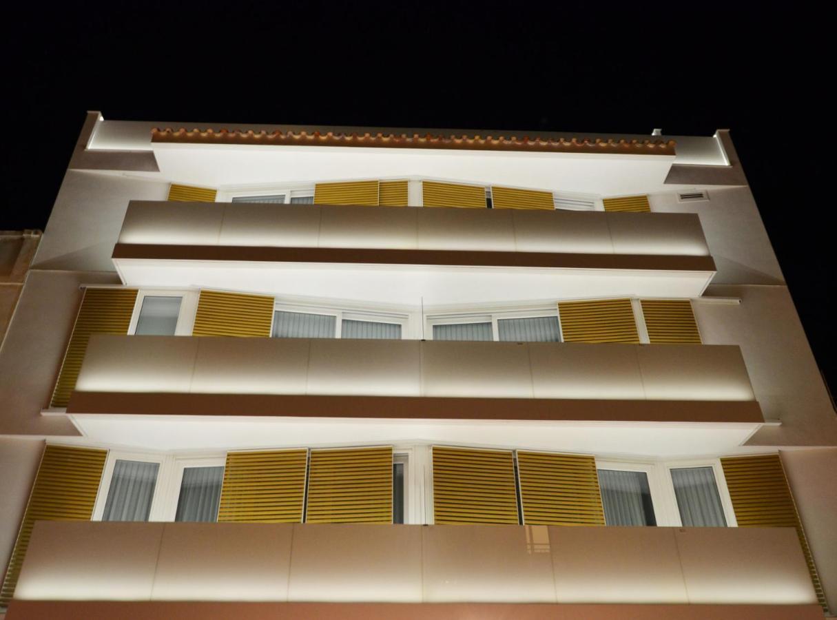 Suites Port Cambrils Bagian luar foto