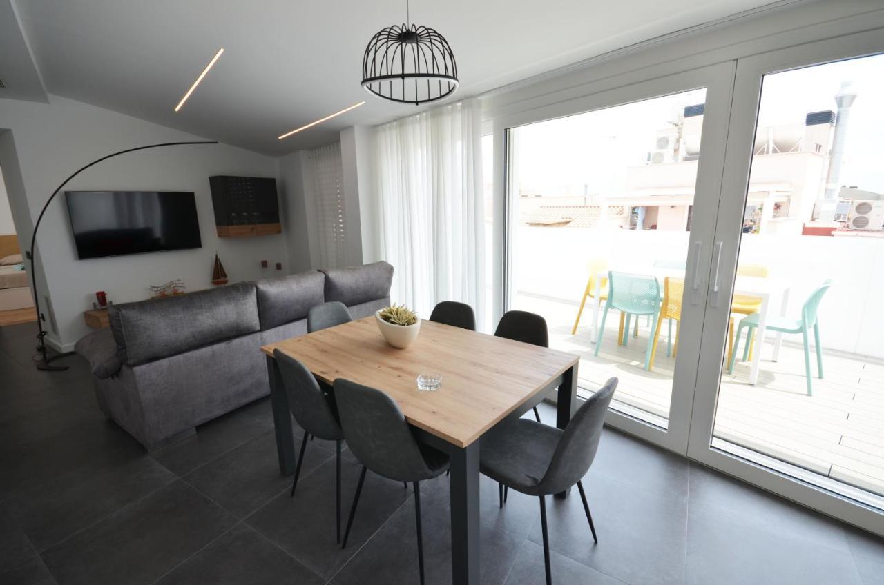 Suites Port Cambrils Bagian luar foto